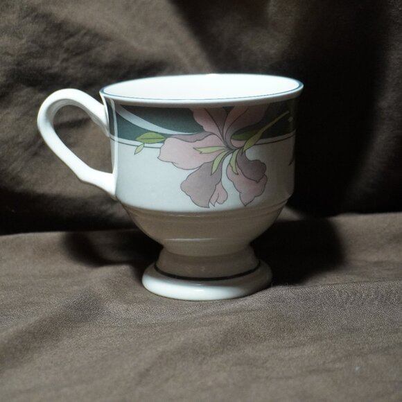 Footed Cup - Evening Song - Picture 2 of 3